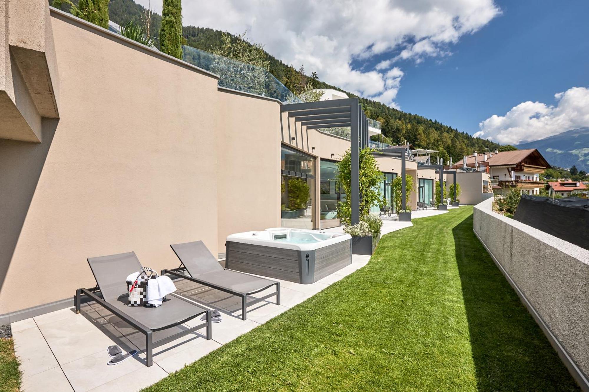 La Vista Panoramic Hideaway (adults Only) Bed & Breakfast Tirolo